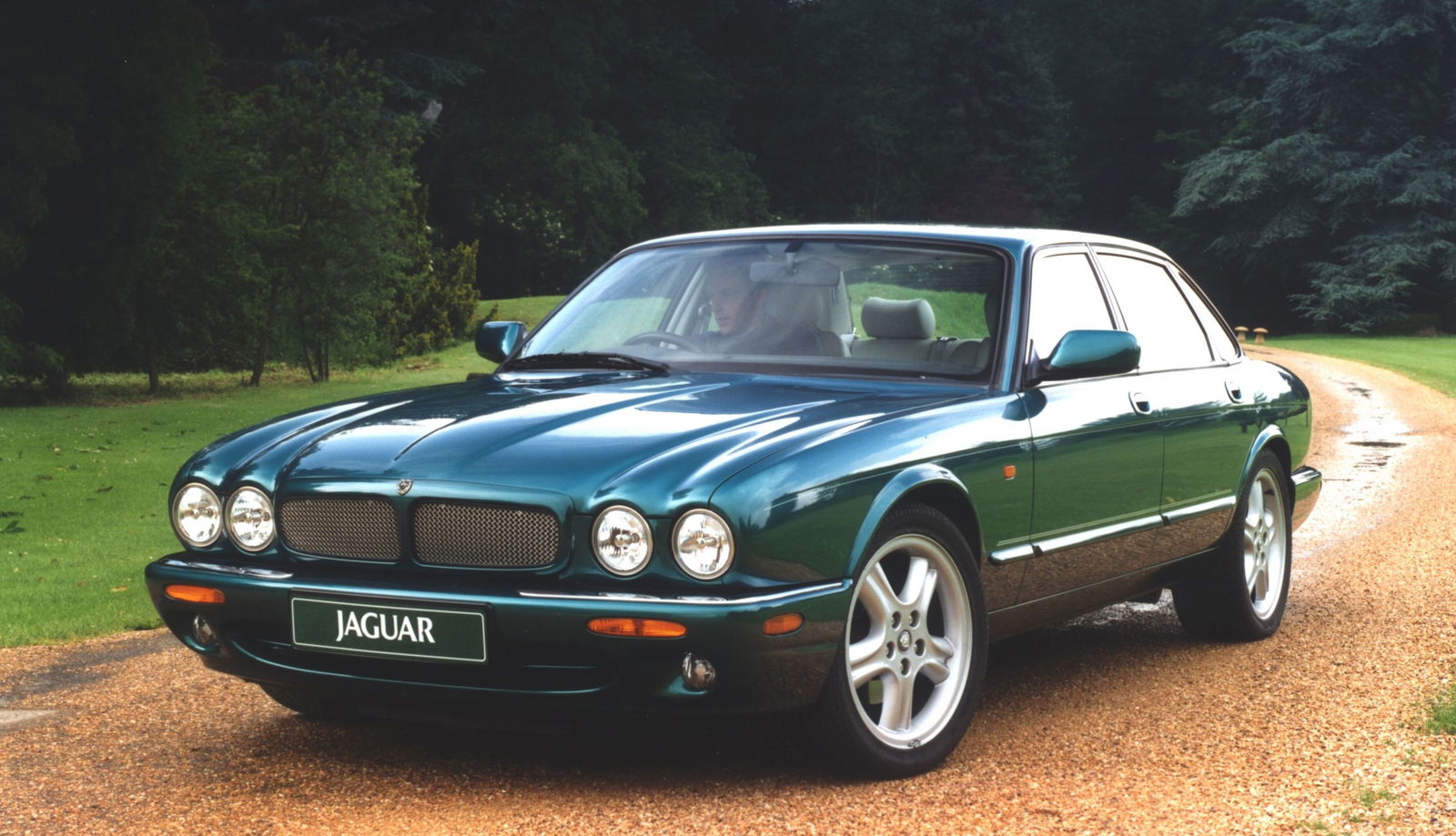 X308 Jaguar XJR